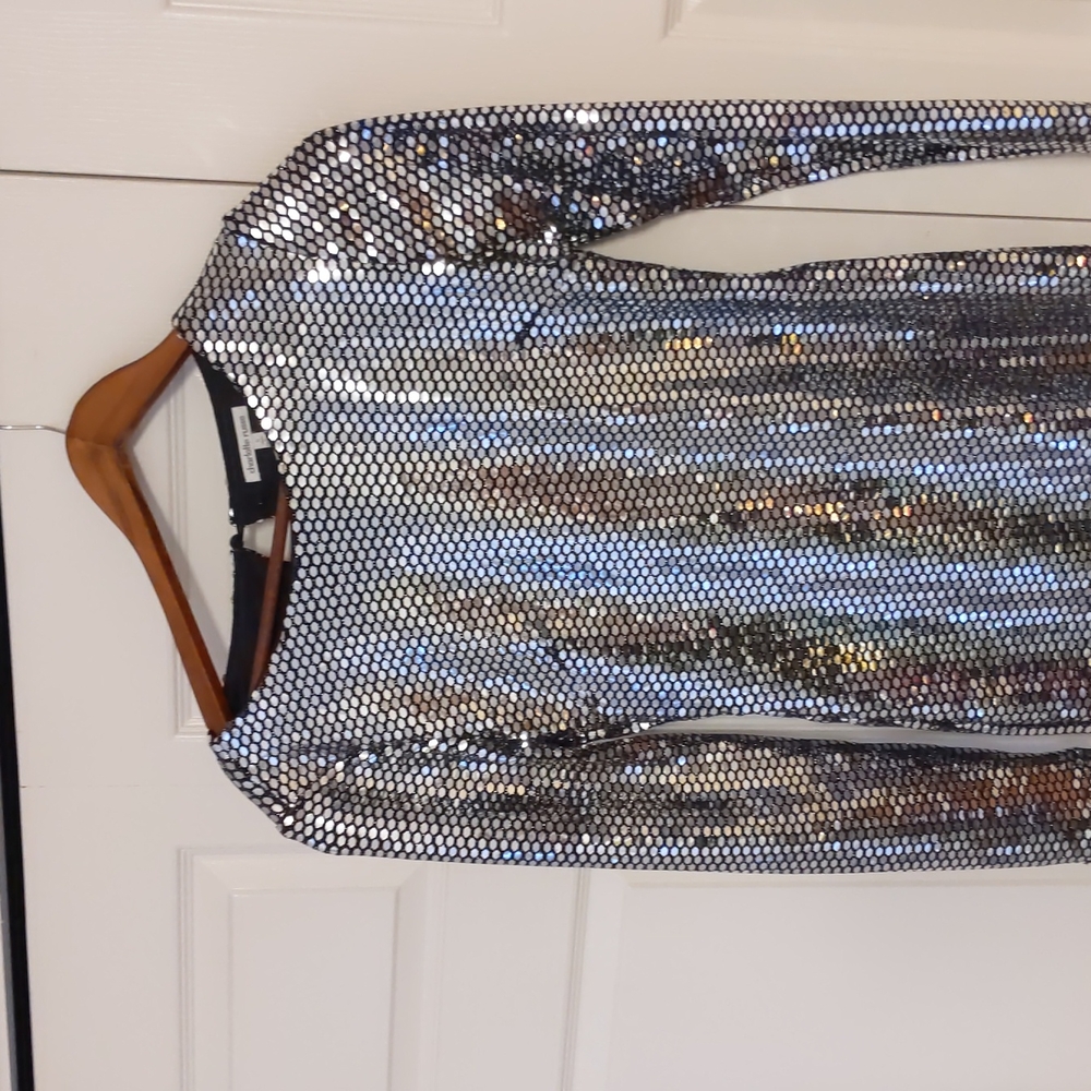 Charlotte Russe dress all sequin silver. Like new condition, open back size smal - Picture 3 of 4